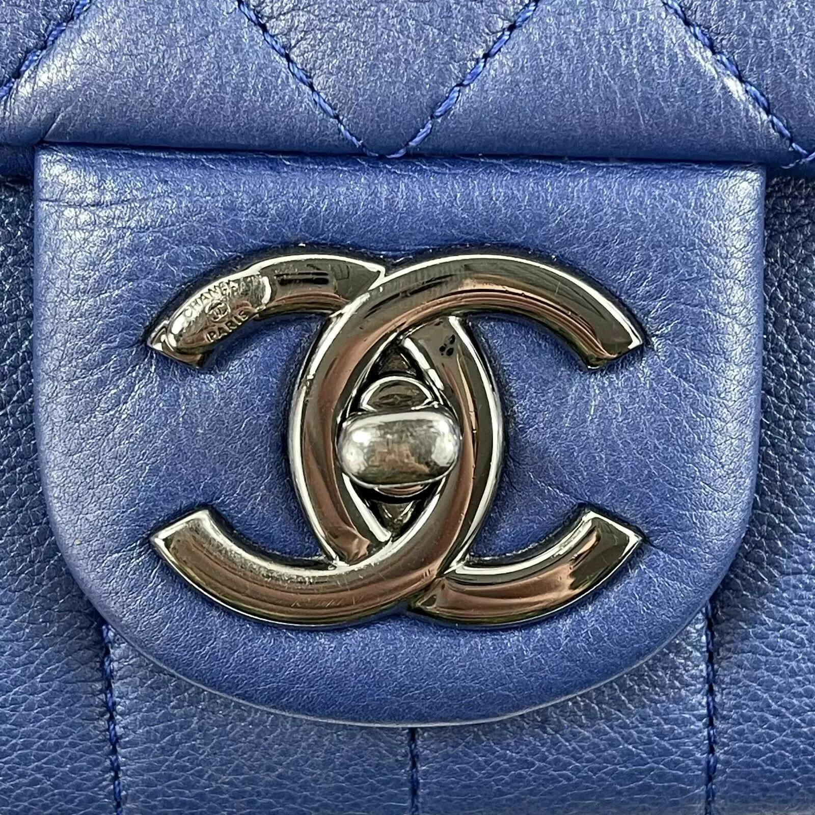 CHANEL - Quilted Leather Medium Single Flap Blue / Ruthenium Shoulder Bag