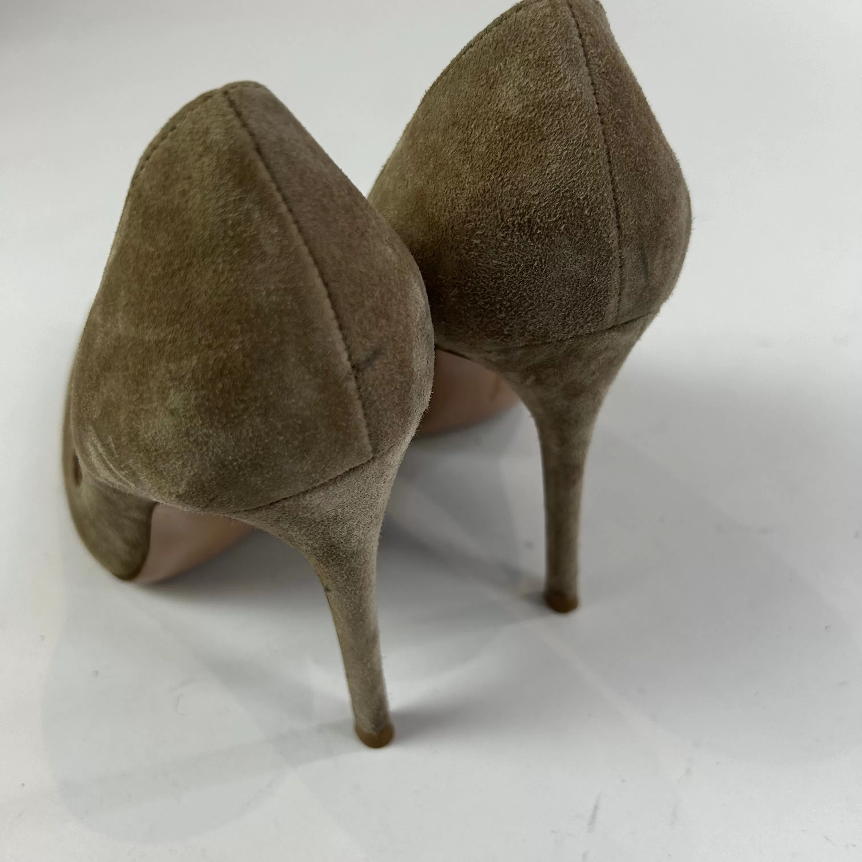 Gianvito Rossi Brand New 510 Beige Suede 100 Heels 38.5