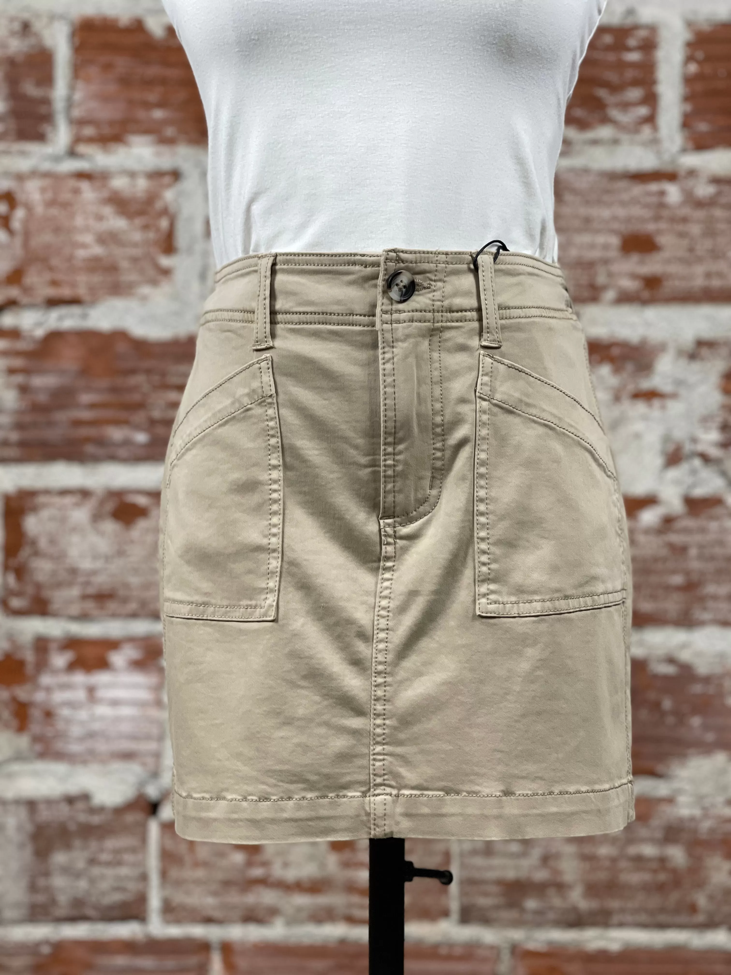 Liverpool Cargo Skort in Biscuit Tan