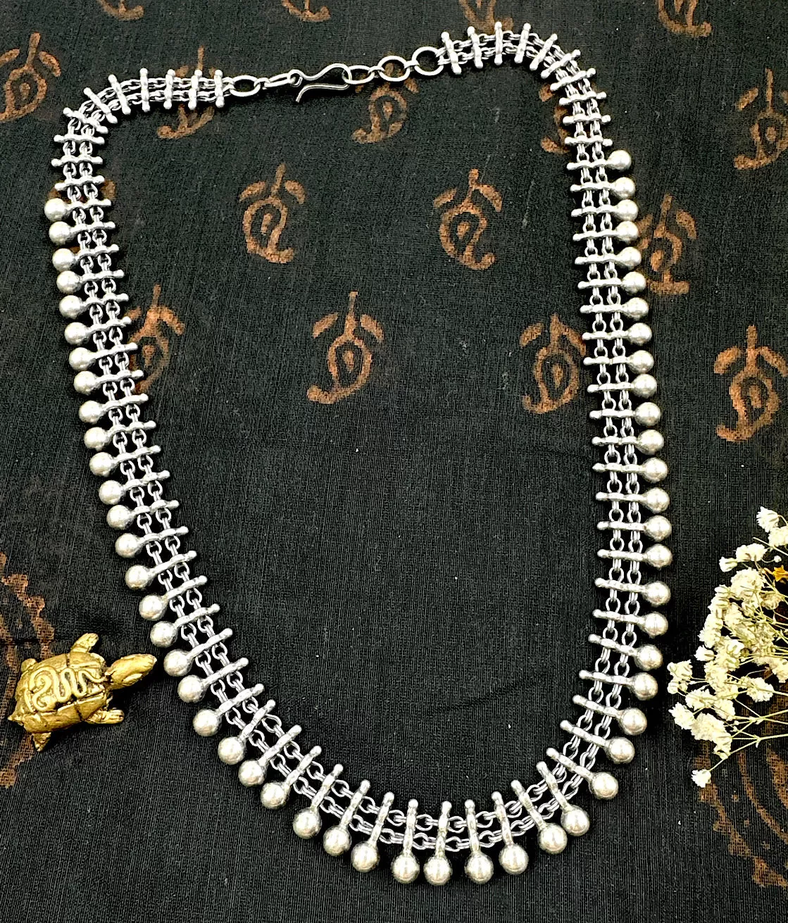 The Silver Antique Necklace