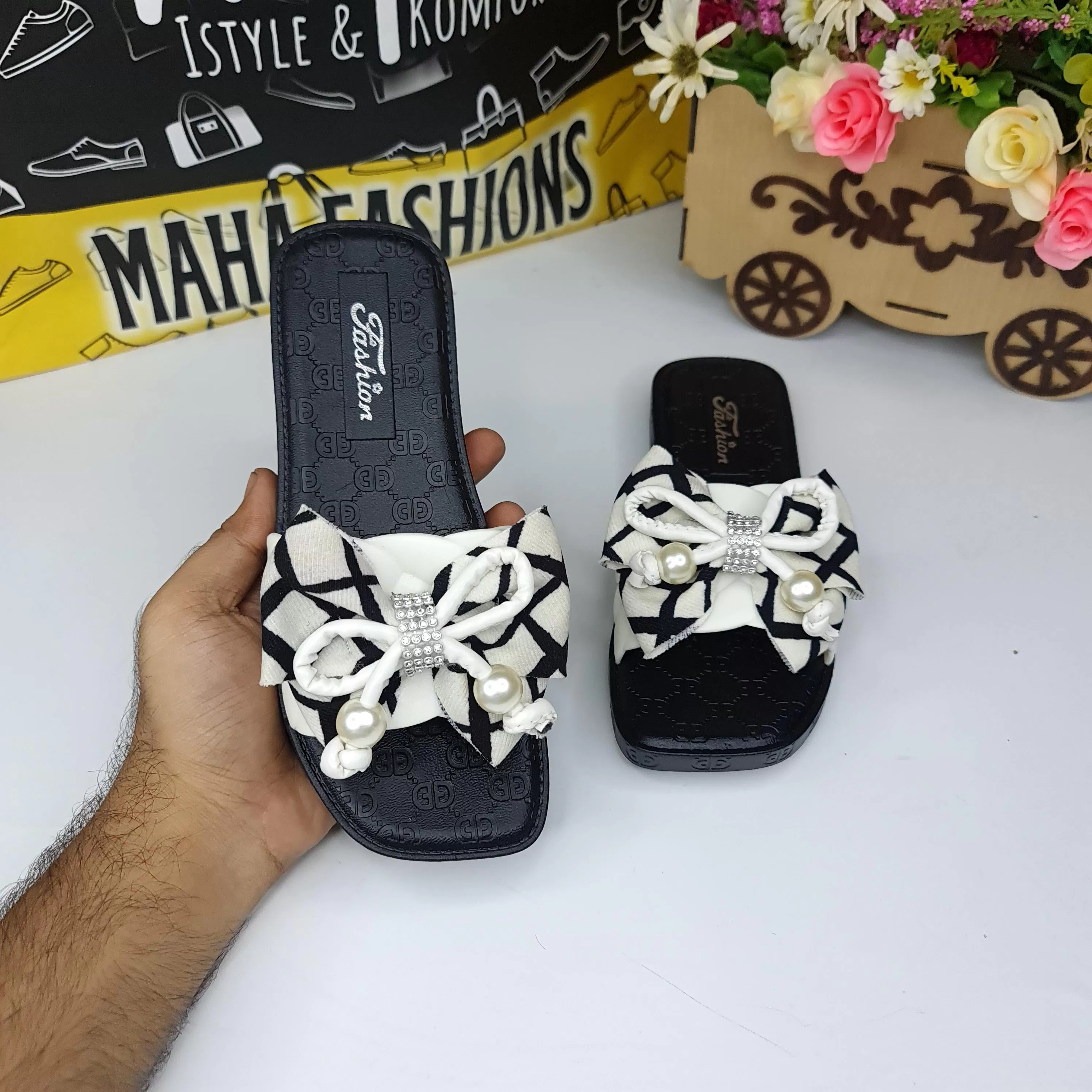 White Bow Slides